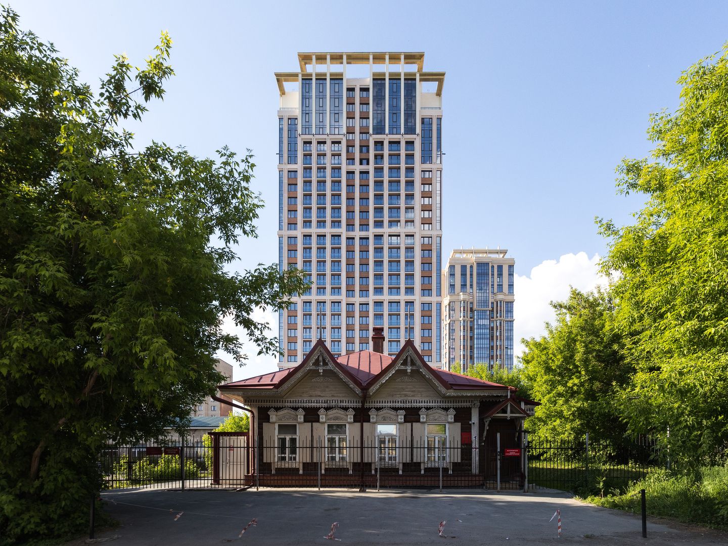 На Горького, ​Максима Горького, 10​